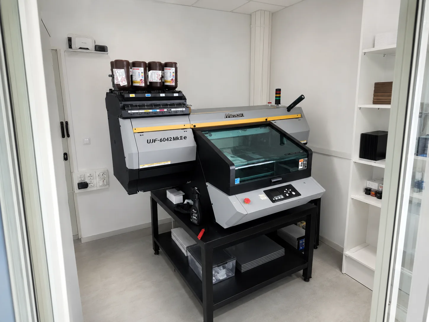 Stampante UV utilizzata da Agplex per personalizzare i prodotti